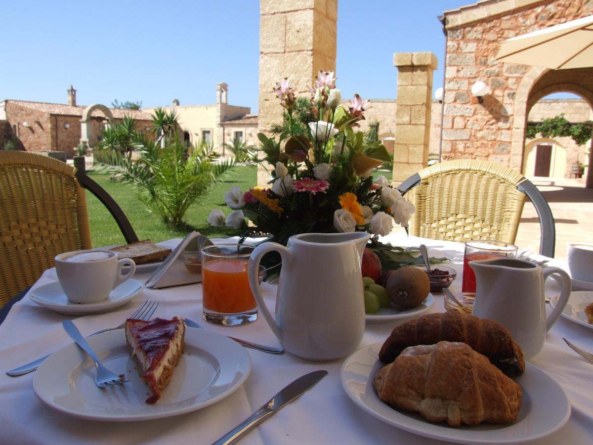 Tenuta Masseria & Spa Chicco Rizzo Sternatia Luaran gambar